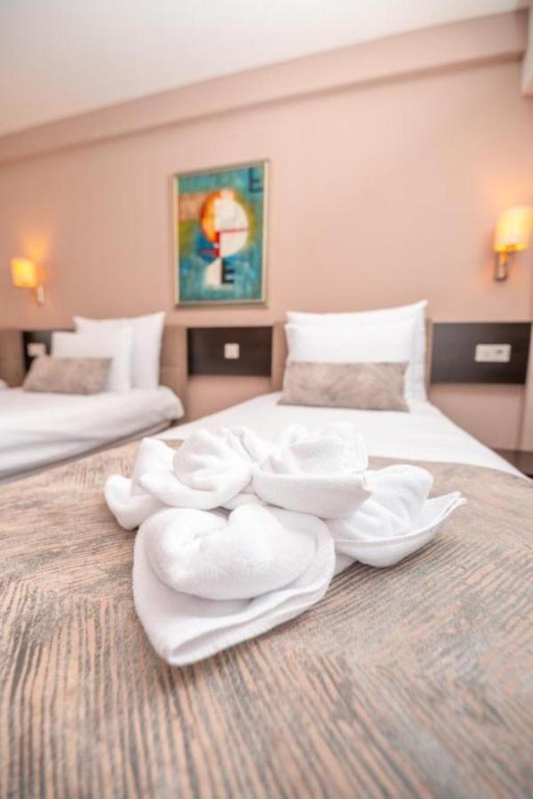 Garden City Hotel Konjic Ngoại thất bức ảnh