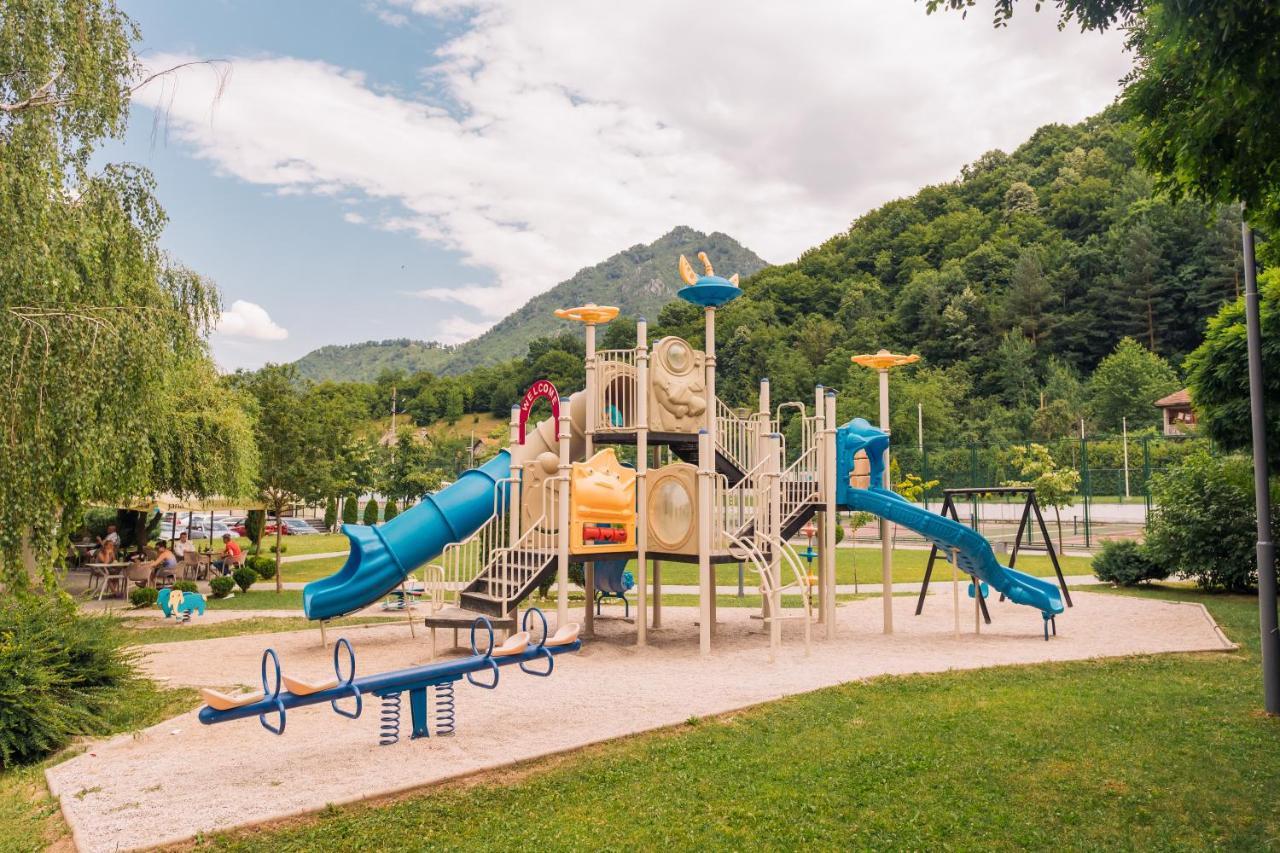 Garden City Hotel Konjic Ngoại thất bức ảnh