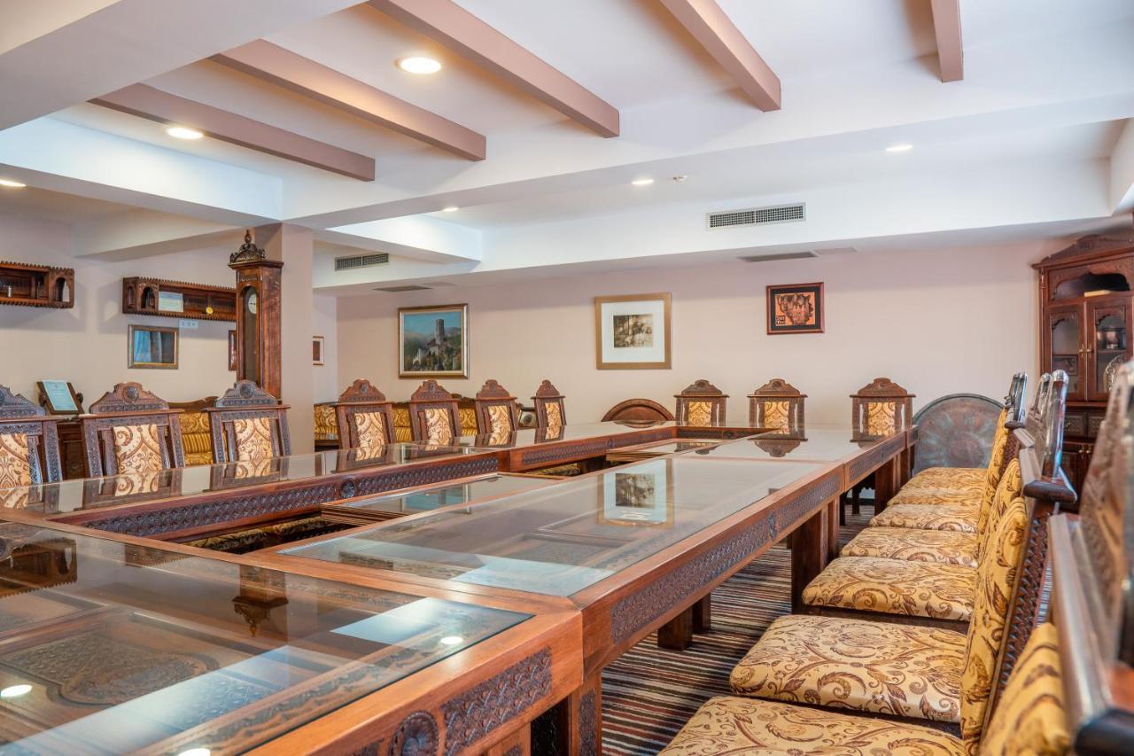 Garden City Hotel Konjic Ngoại thất bức ảnh