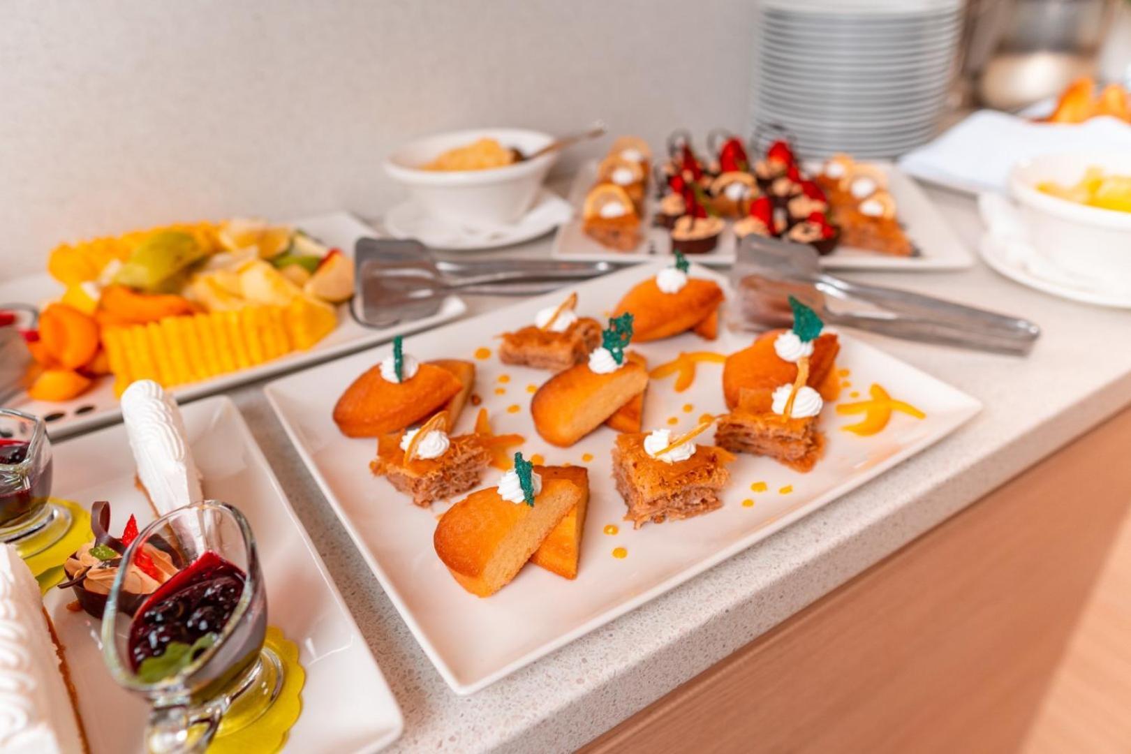 Garden City Hotel Konjic Ngoại thất bức ảnh