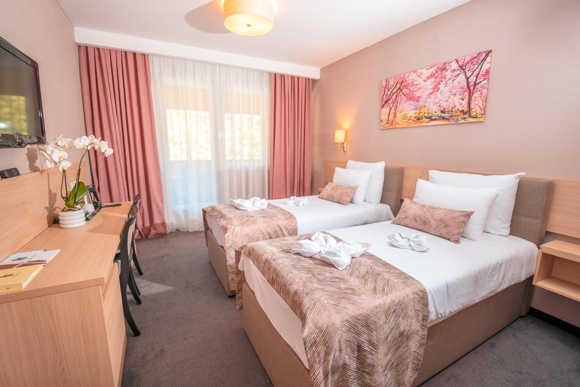 Garden City Hotel Konjic Ngoại thất bức ảnh