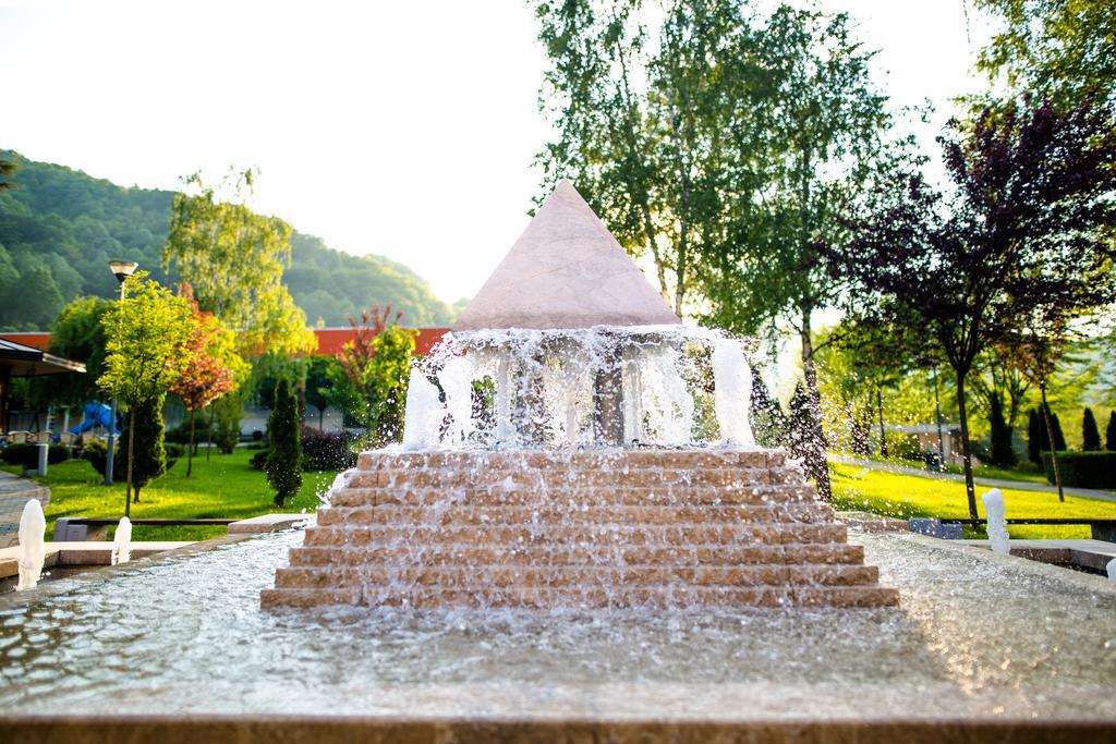 Garden City Hotel Konjic Ngoại thất bức ảnh